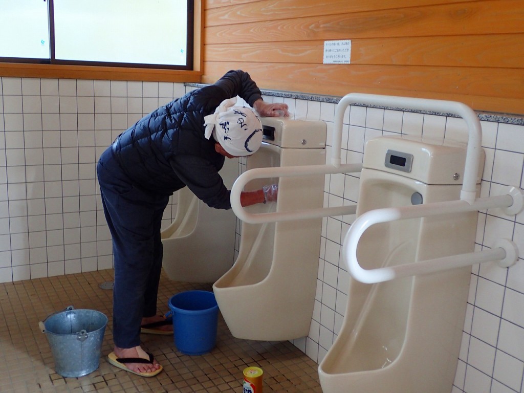 トイレ清掃のボランティア活動が行われました 宮崎県総合運動公園 Miyazaki Prefectural